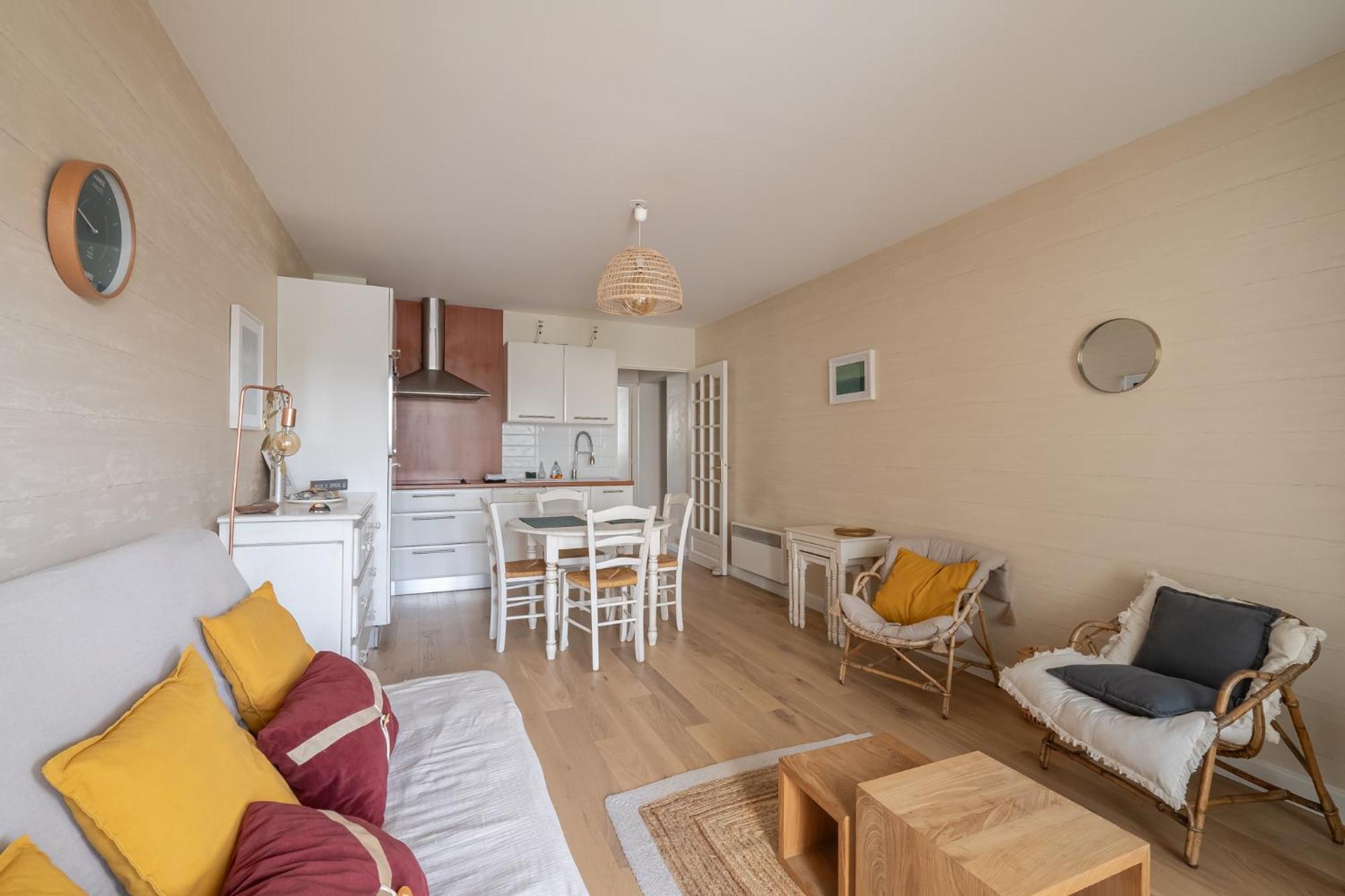 Agreable Appartement Et Terrasse A 2 Pas De La Mer Wimereux Luaran gambar