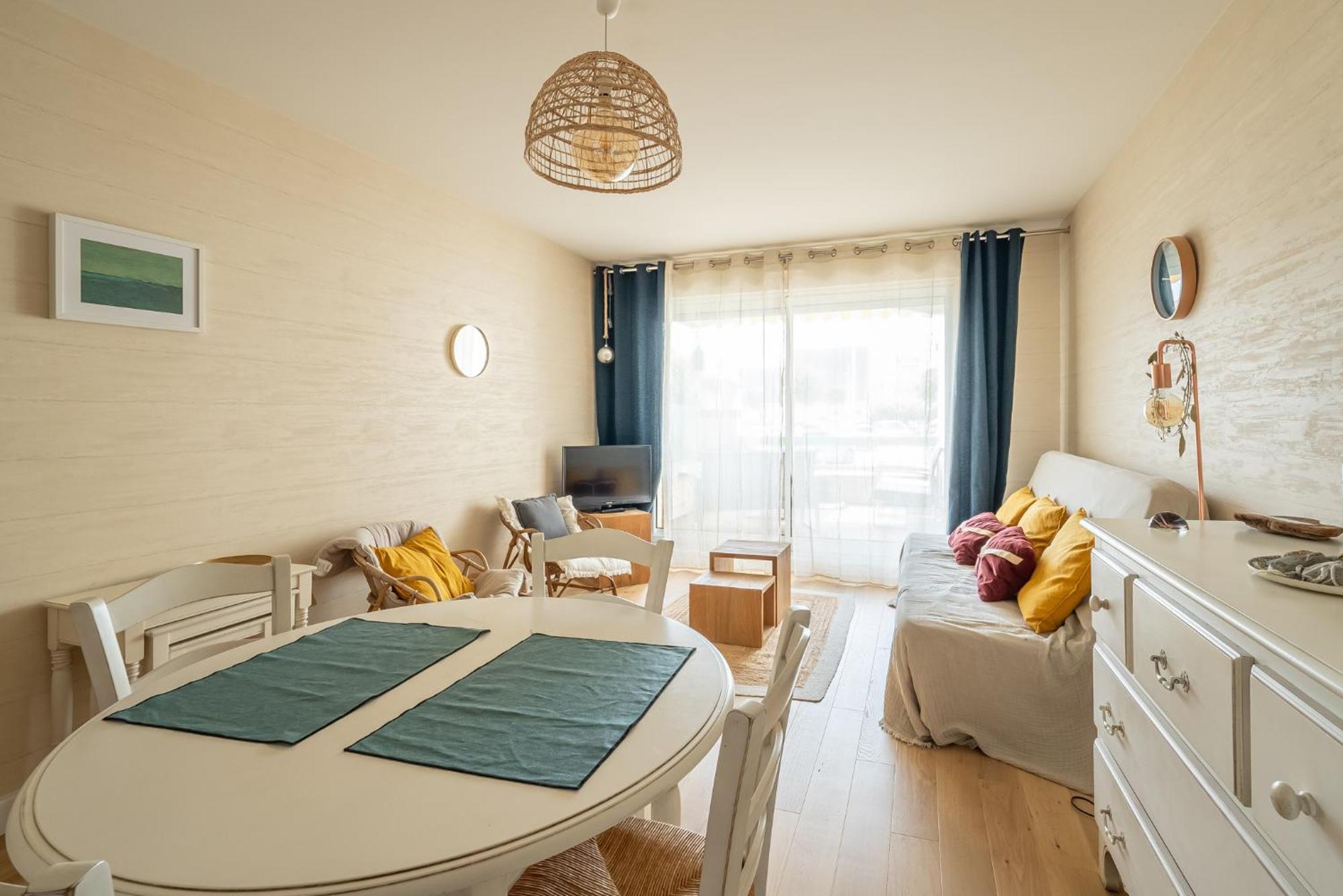 Agreable Appartement Et Terrasse A 2 Pas De La Mer Wimereux Luaran gambar